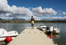 Tips to Choose the Perfect Pontoon Boat for Your Family